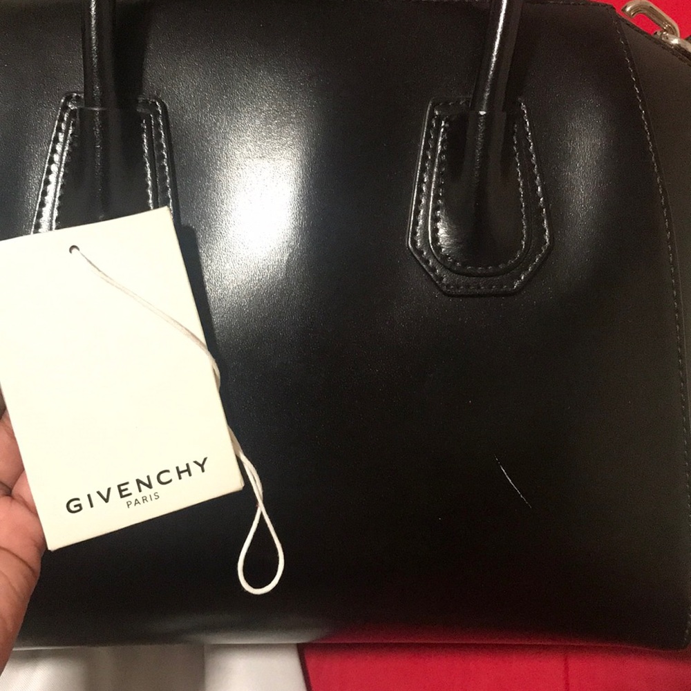 SOLD* Givenchy Antigona Bag - Picture 8 of 8
